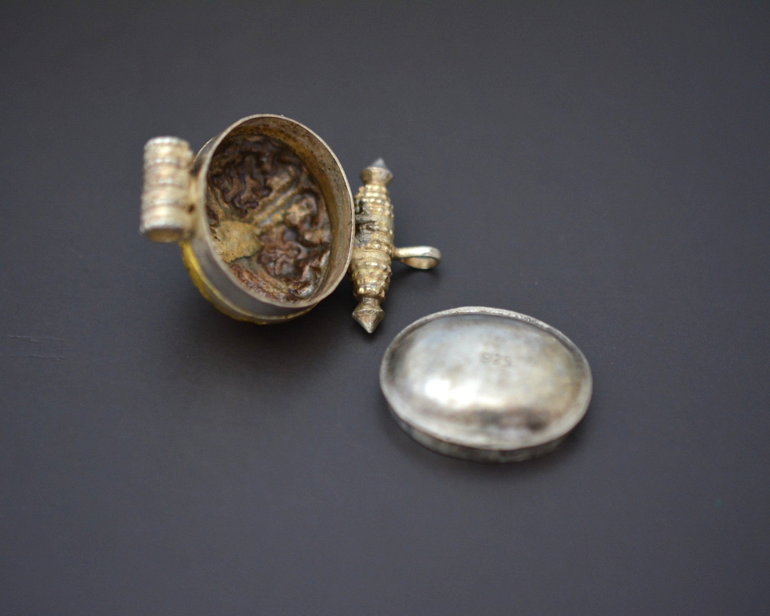 Tibetan Gilded Turquoise Gau Box Pendant