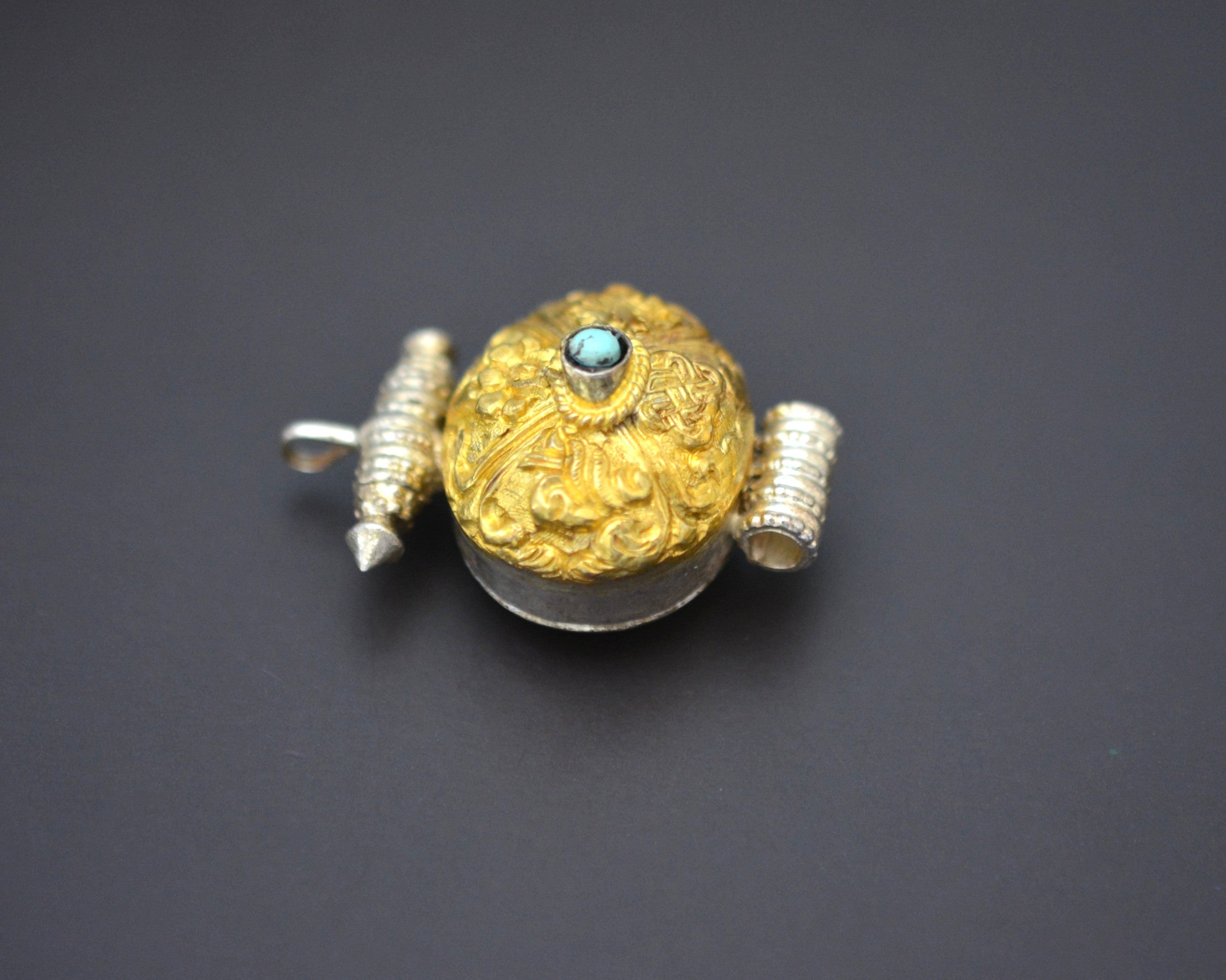 Tibetan Gilded Turquoise Gau Box Pendant