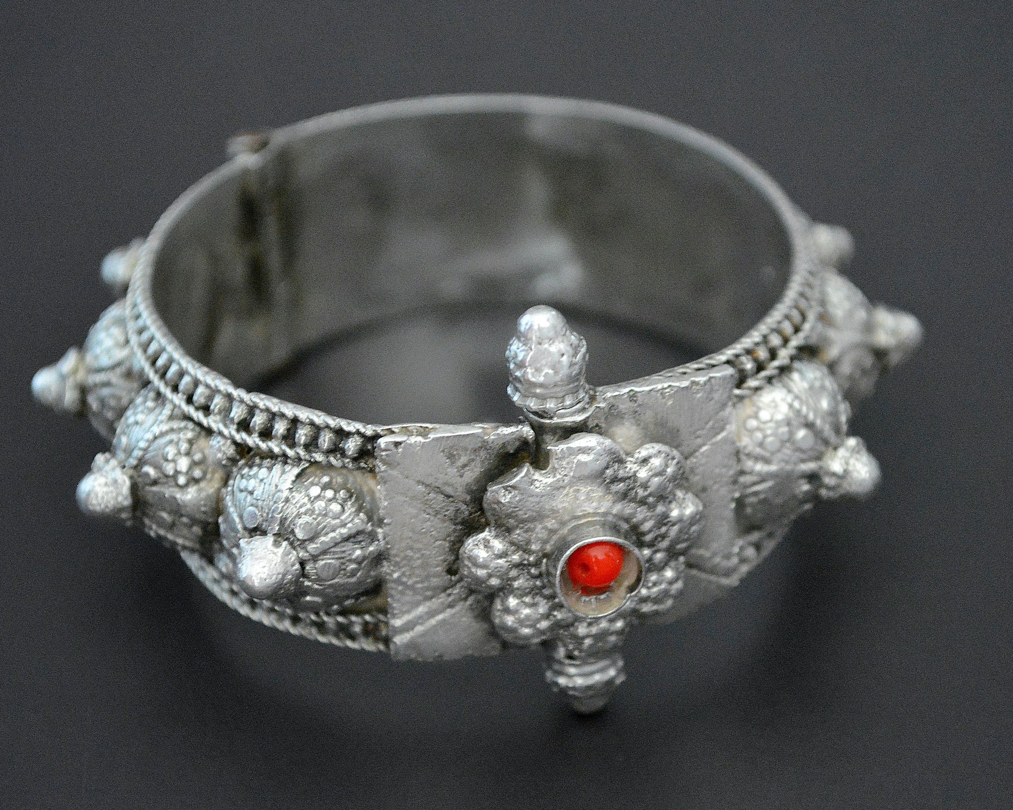 Yemeni Bedouin Silver Bracelet with Red Bead - Hinged - Small Size