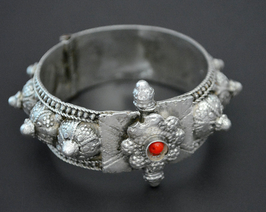 Yemeni Bedouin Silver Bracelet with Red Bead - Hinged - Small Size