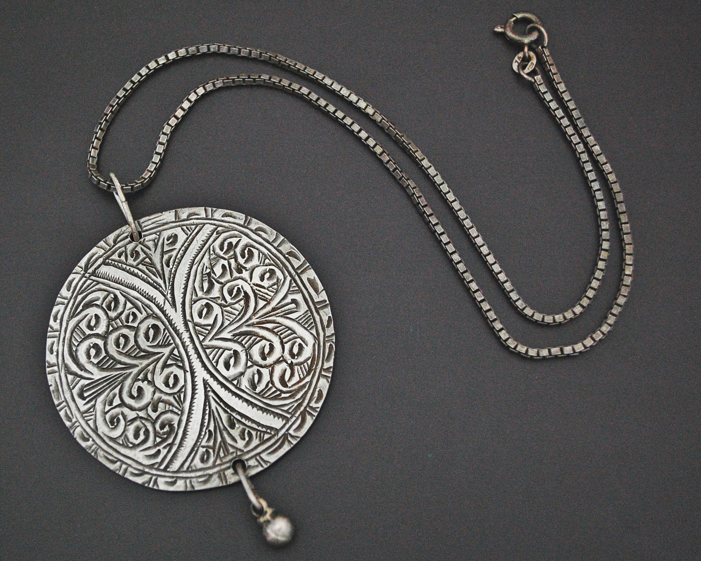 Engraved Berber Head Ornament Pendant on Chain