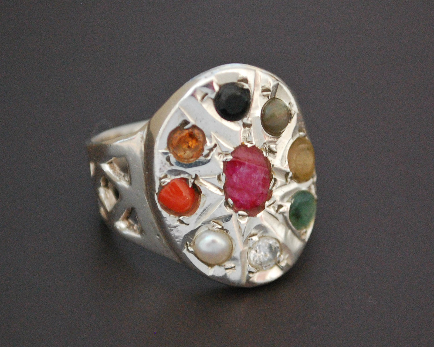 Navaratna Ring Online - Traditional Jewellery Collections | Jos Alukkas