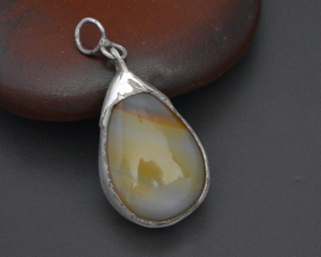 Yemeni Banded Agate Pendant in Silver Setting