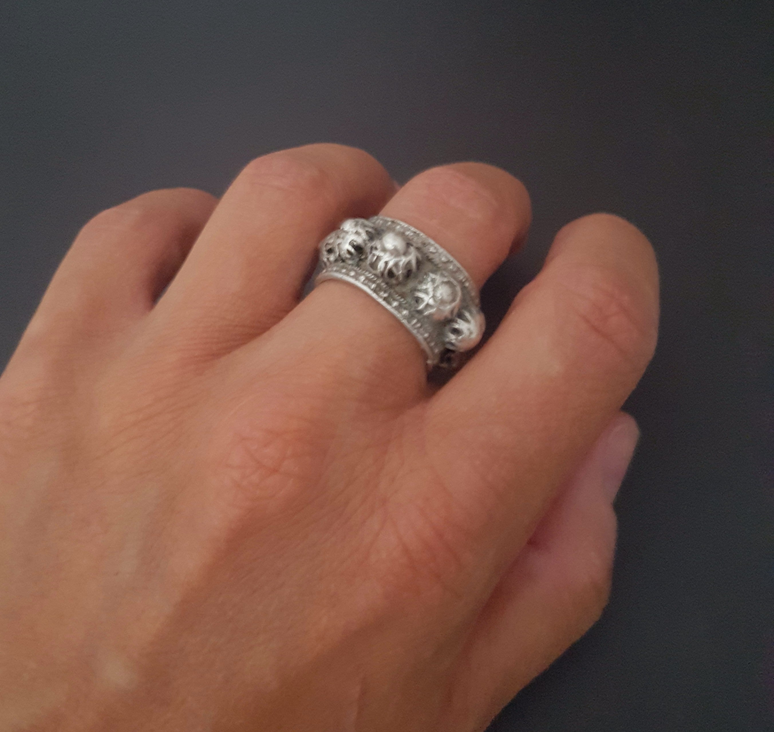 Old Yemeni Silver Band Ring - Size 8