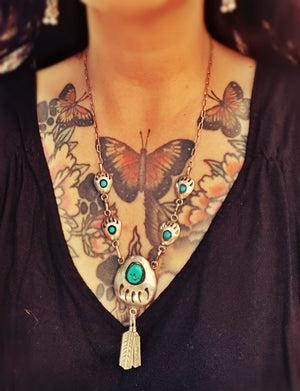 Native American Bear Claw Necklace with Turquoises