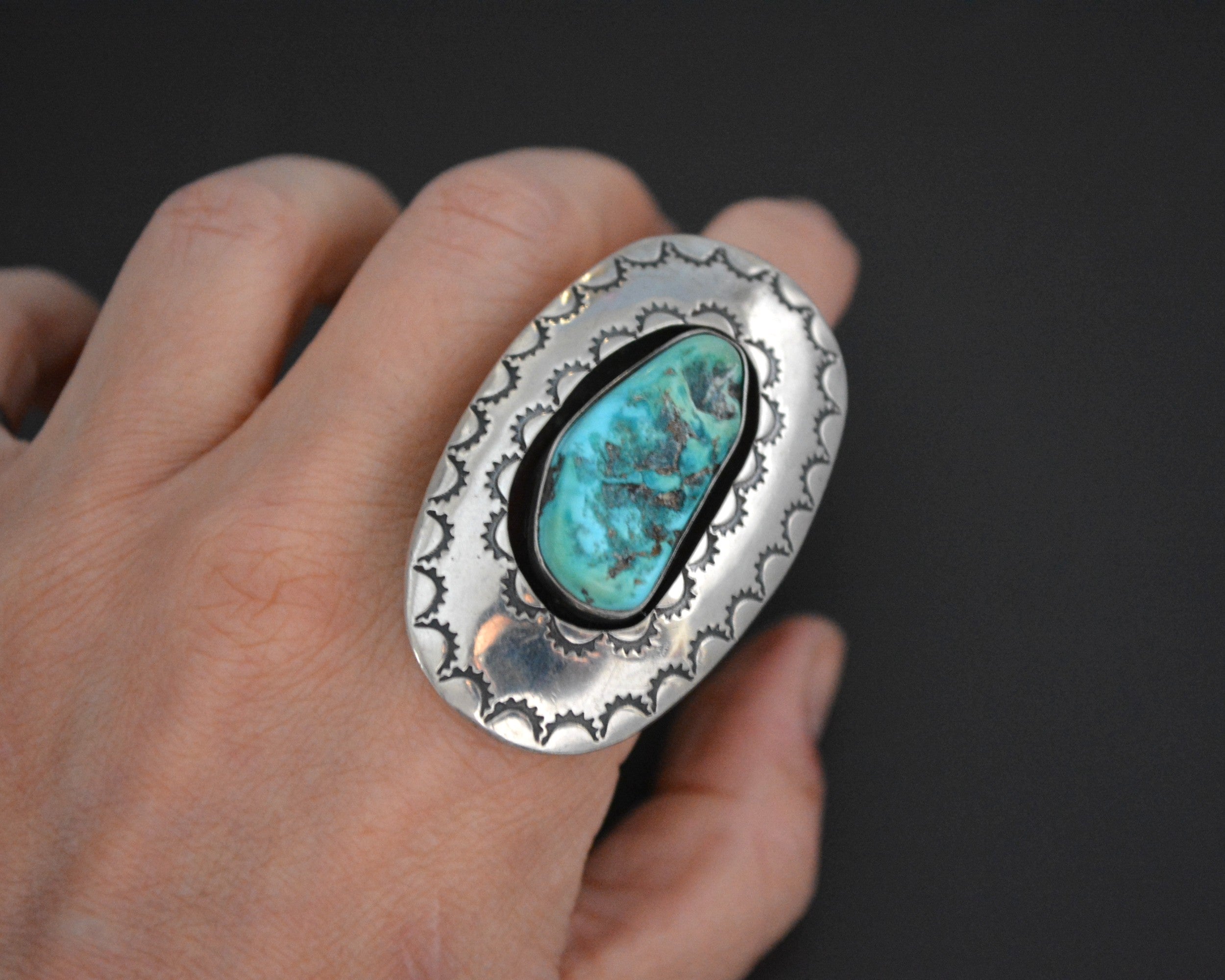 Splendid Native American Turquoise Ring - Size 8.5