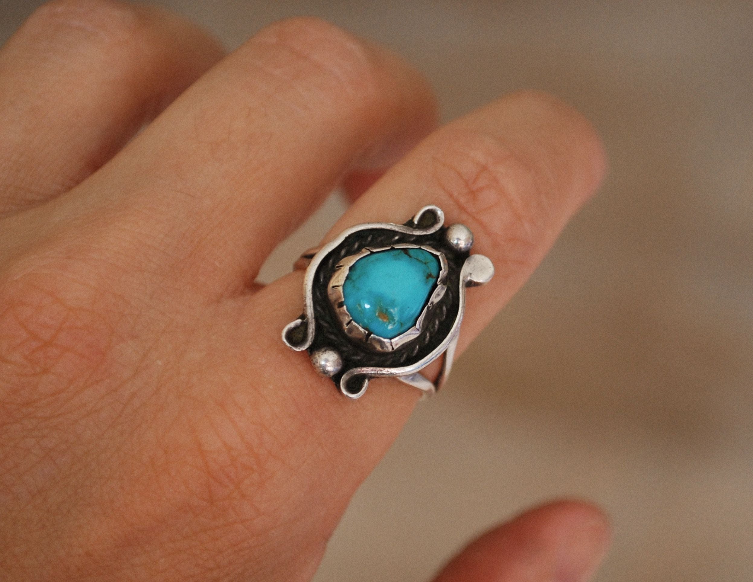 Native American Navajo Turquoise Ring - Size 8