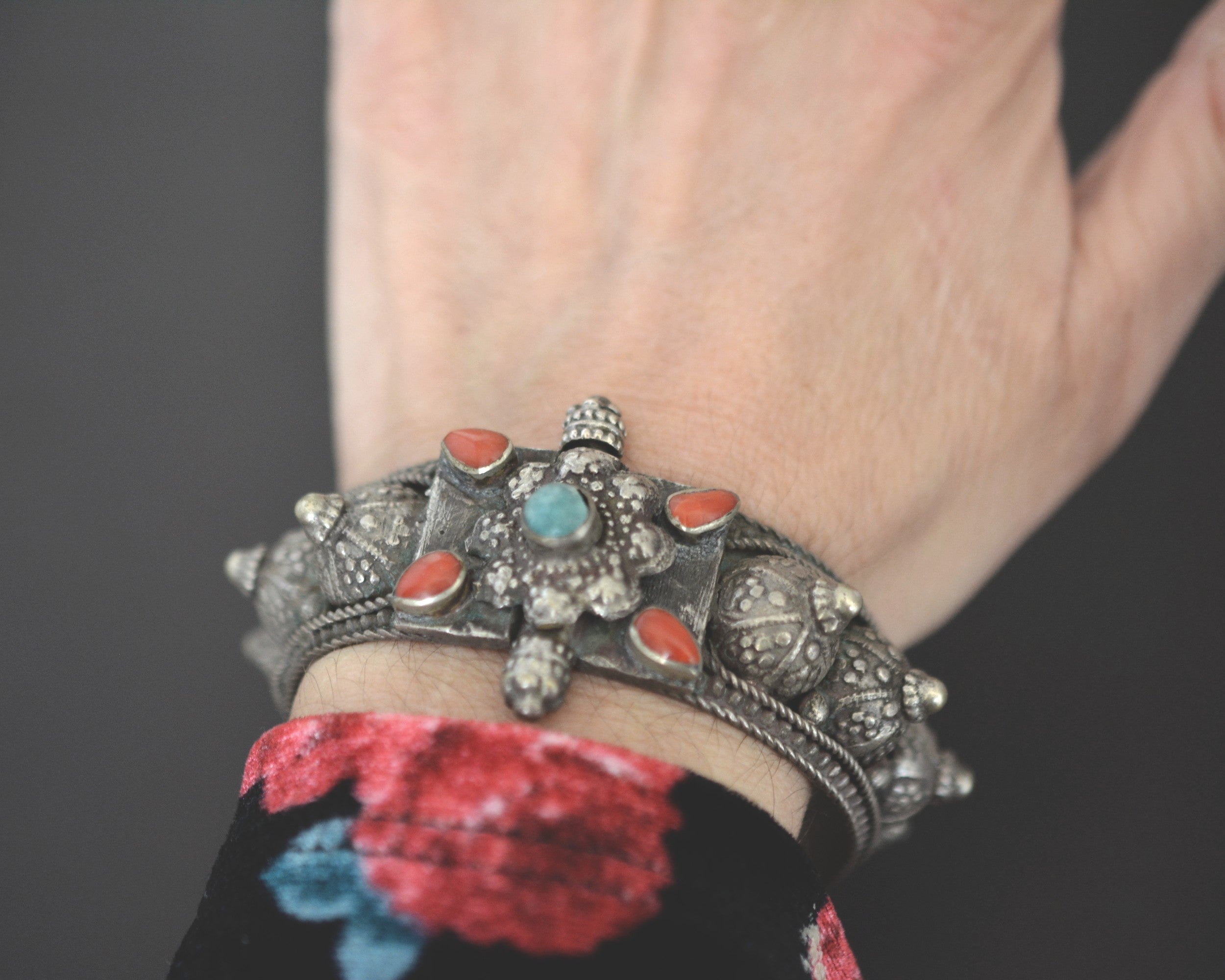 Yemeni Bedouin Silver Bracelet with Coral and Turquoise - Hinged - Small Size