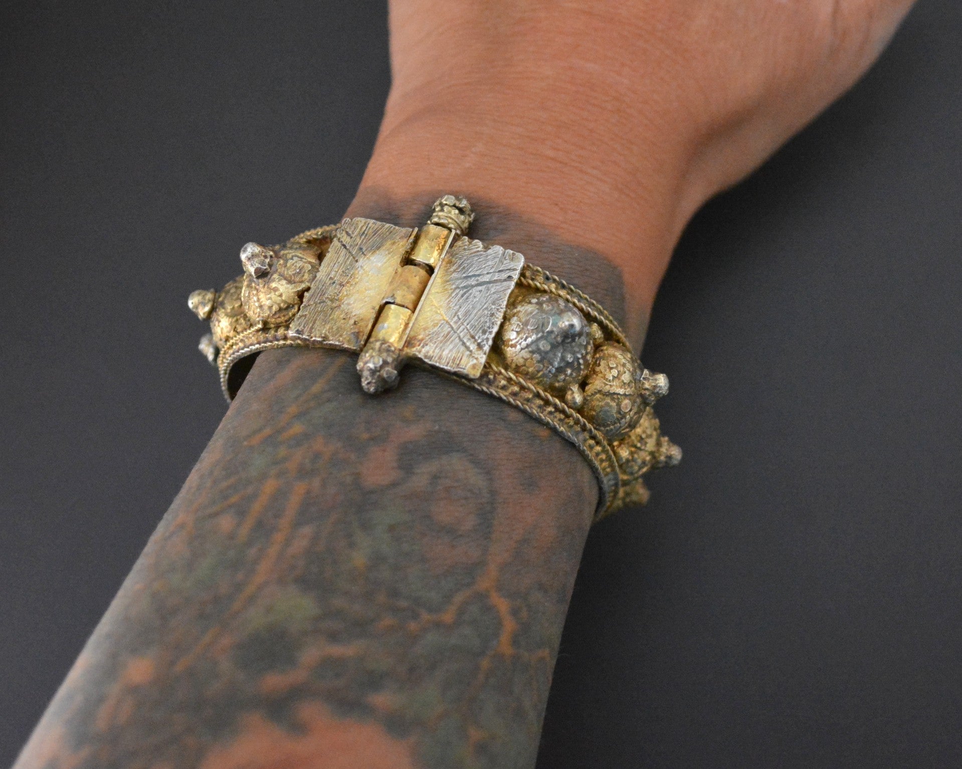 Yemeni Bedouin Gilded Silver Bracelet - Hinged - Small Size