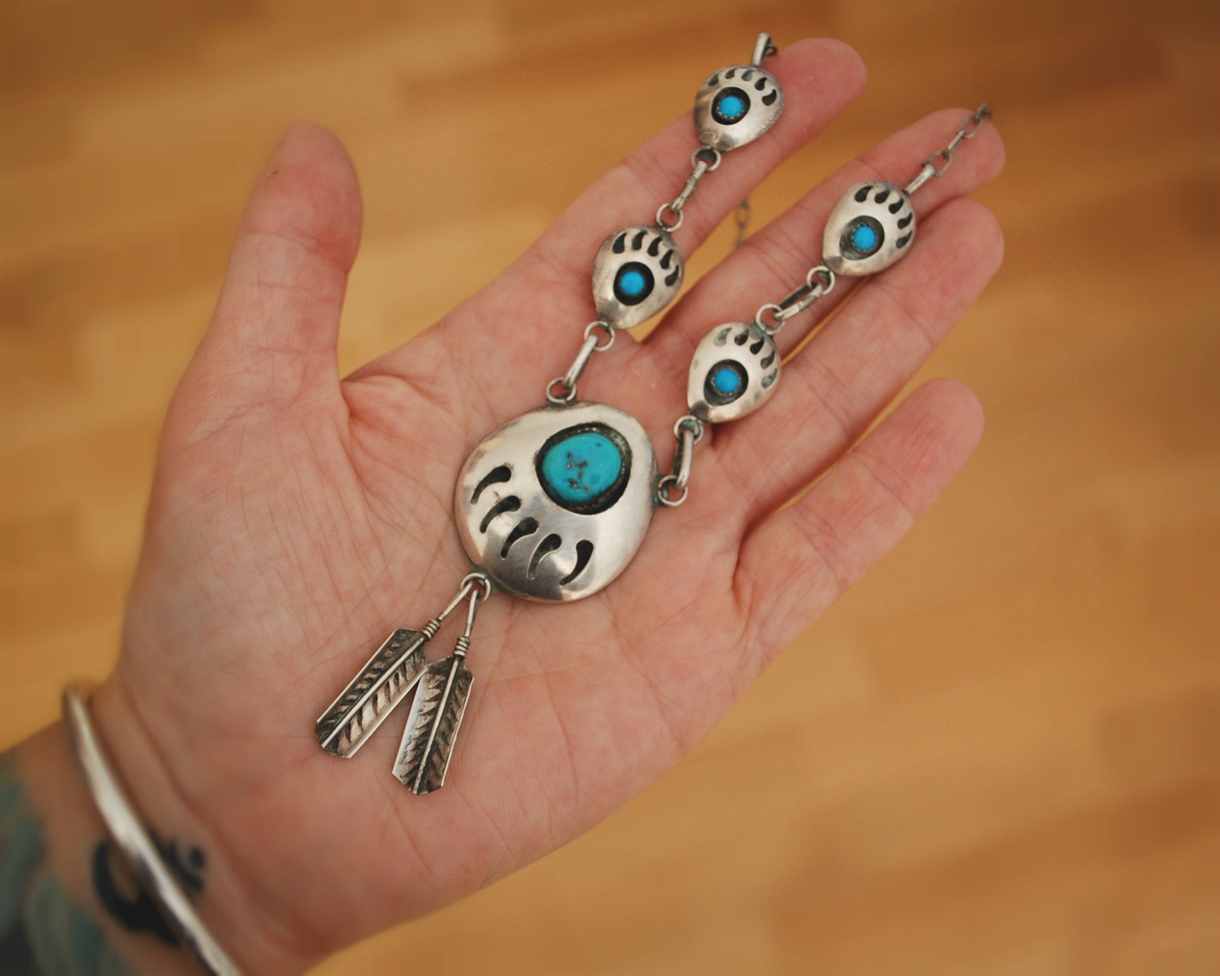 Native American Bear Claw Necklace with Turquoises