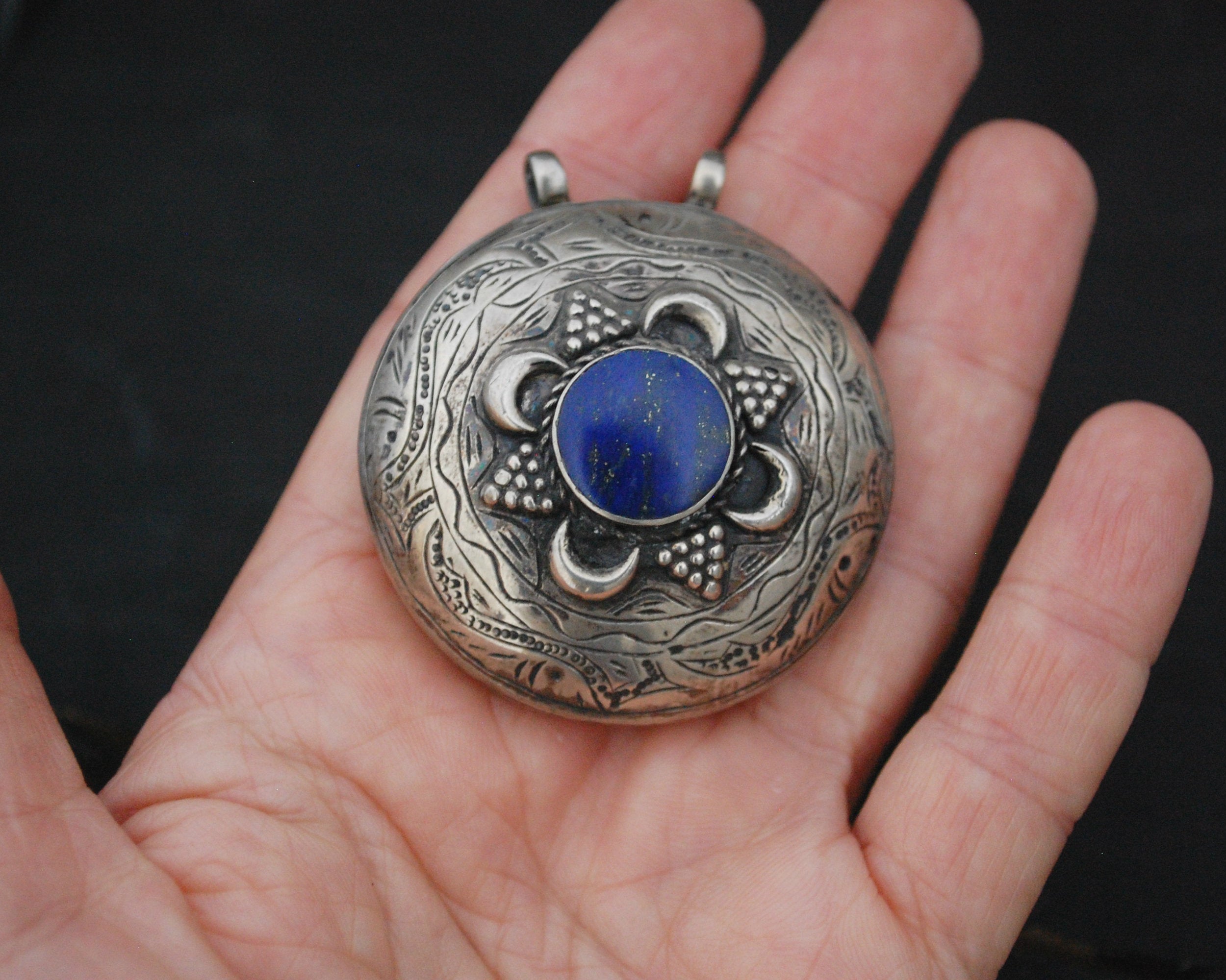 Large Afghani Lapis Lazuli Fish Pendant