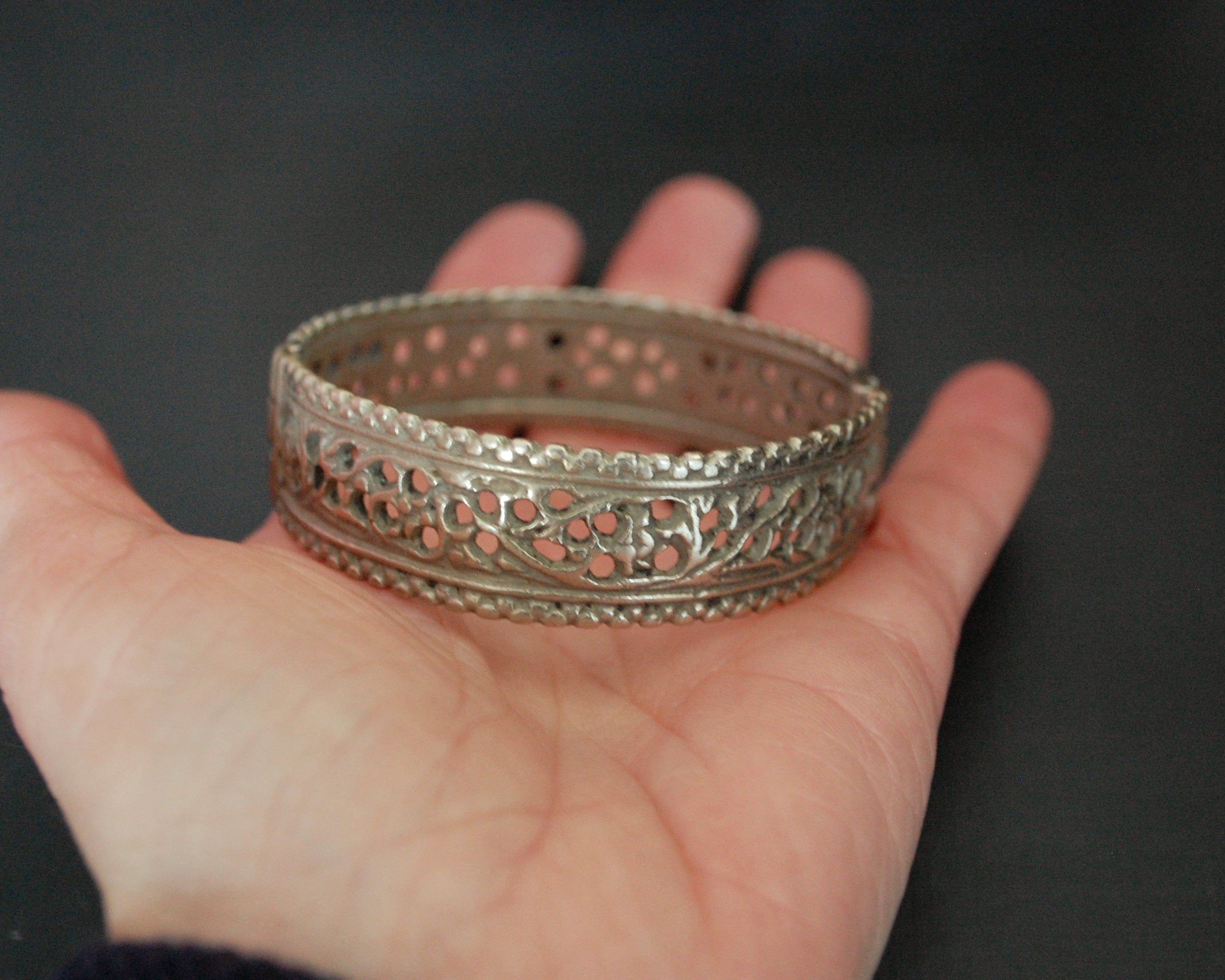 Yemeni Bedouin Hinged Silver Bracelet - Small
