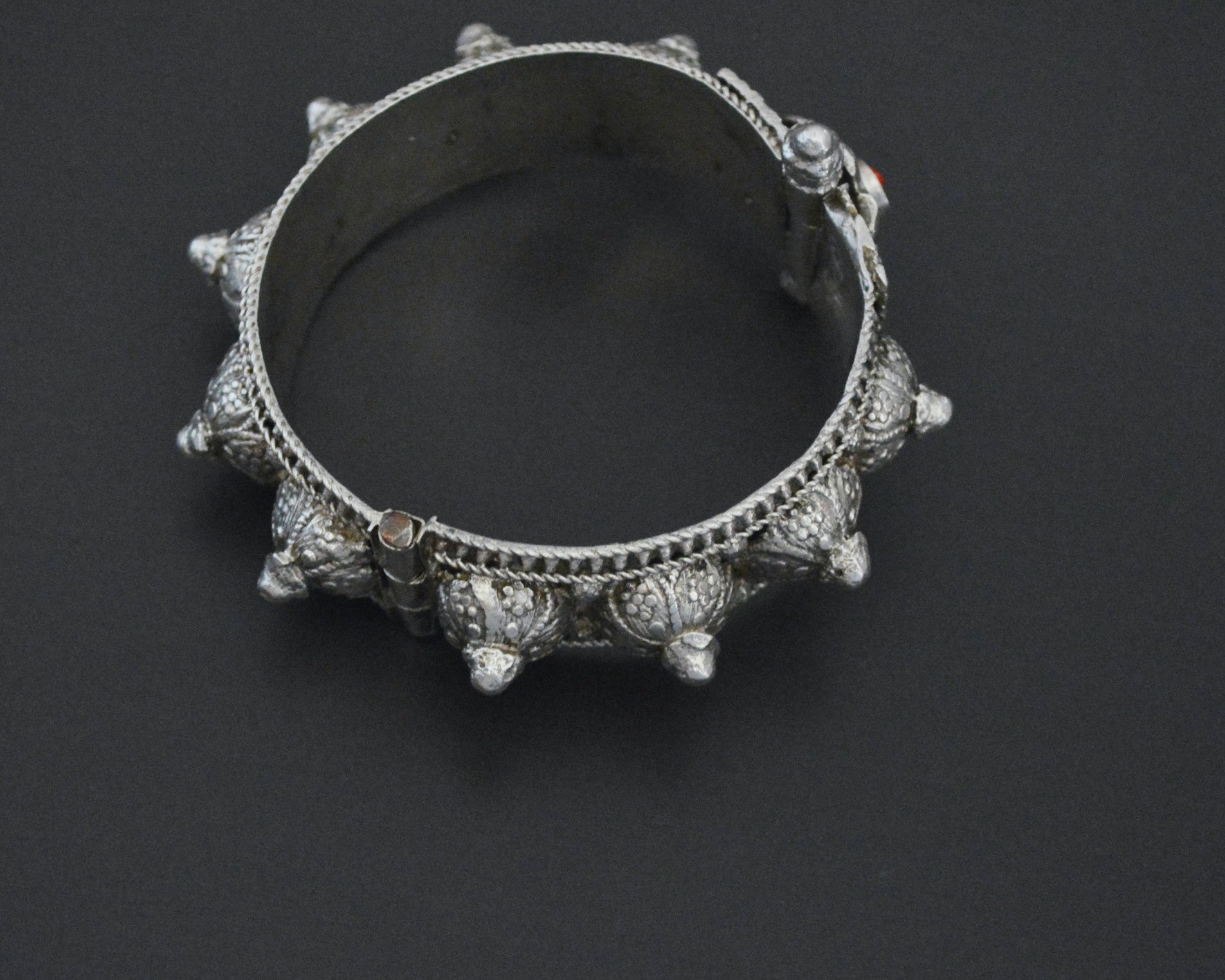 Yemeni Bedouin Silver Bracelet with Red Bead - Hinged - Small Size
