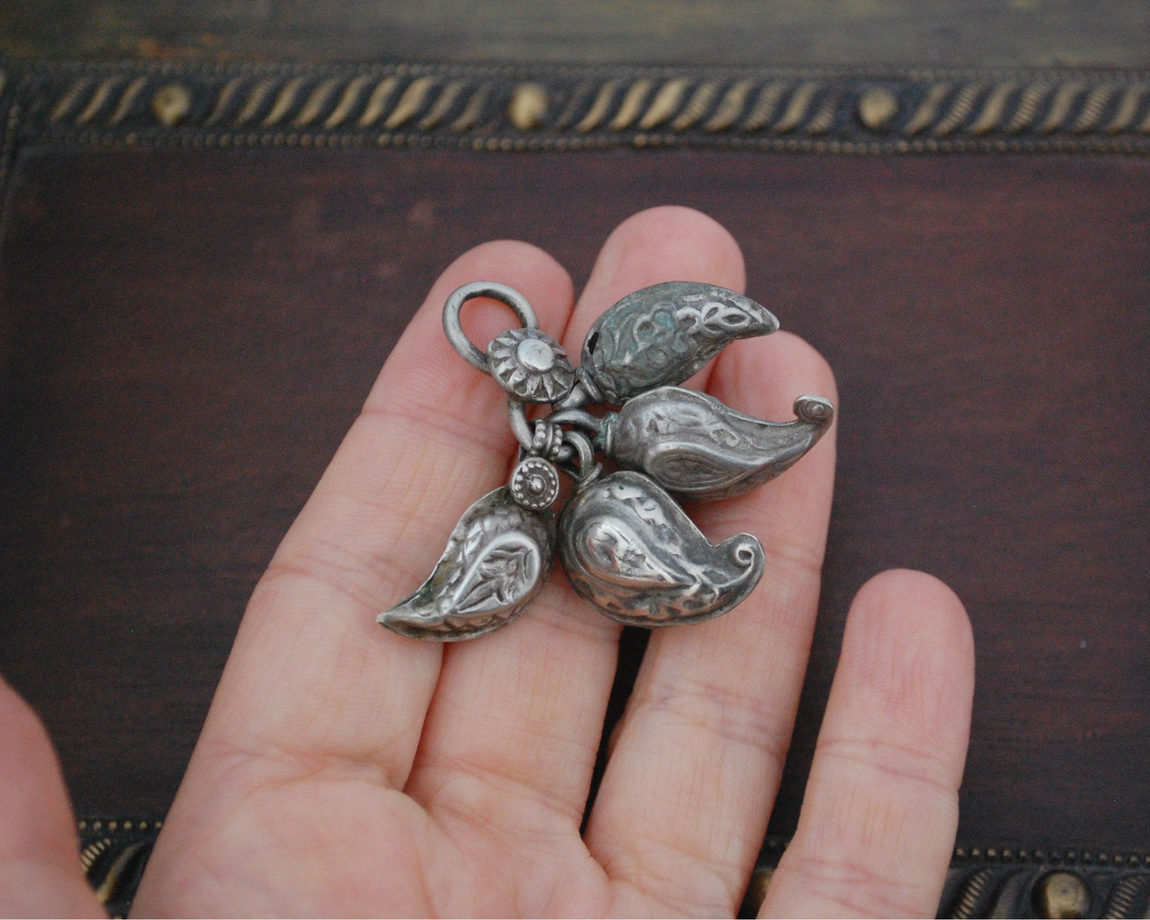 Old Bunch of Mango Paisley Charms