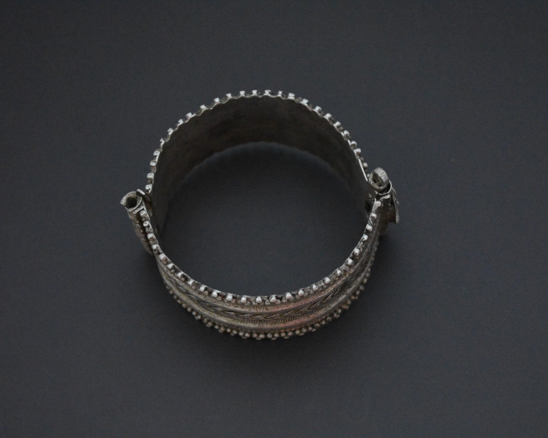 Yemeni Bedouin Hinged Silver Bracelet - XXSmall Size