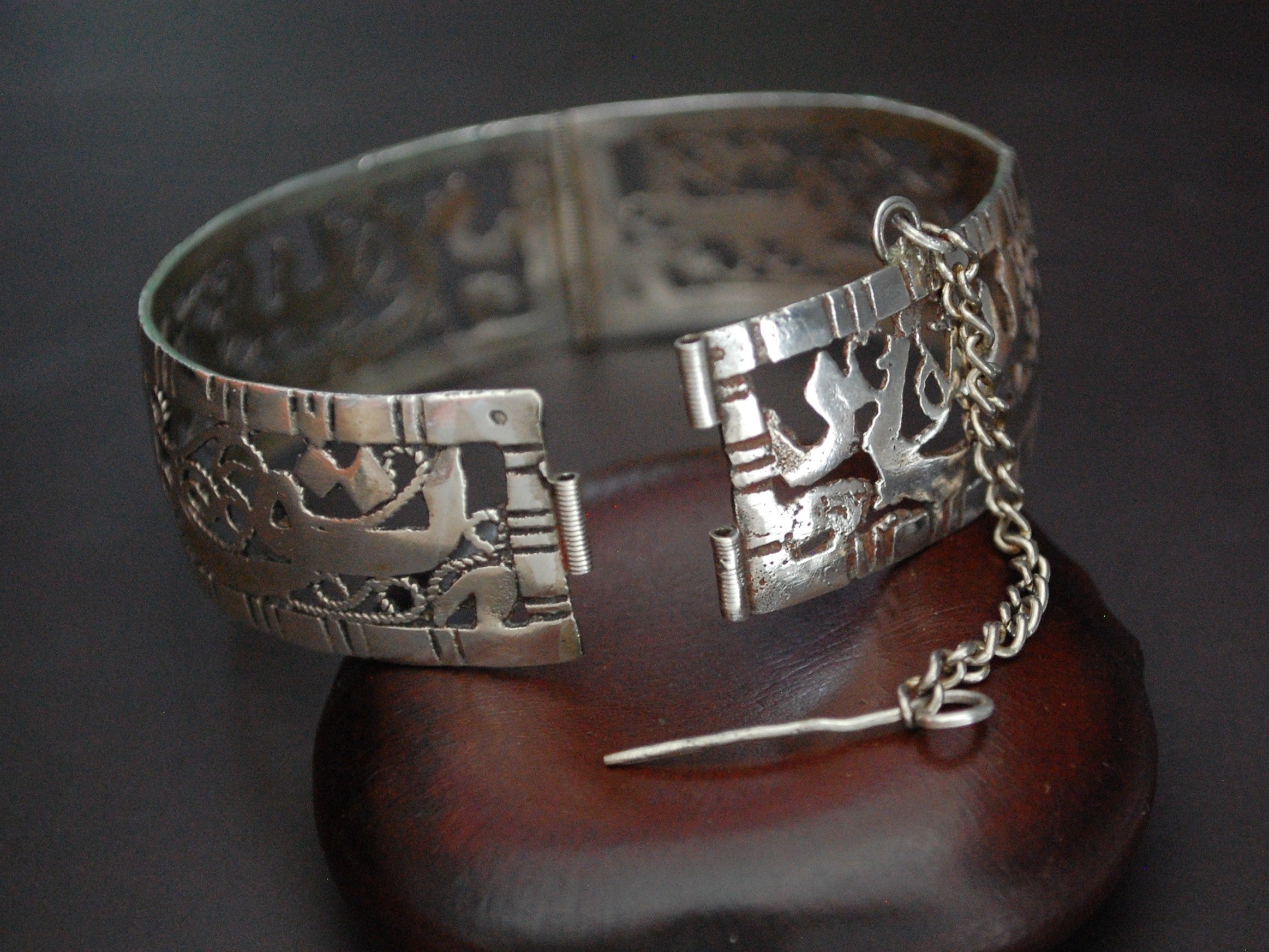 Tunisian Callygraphy Bracelet - Hinged