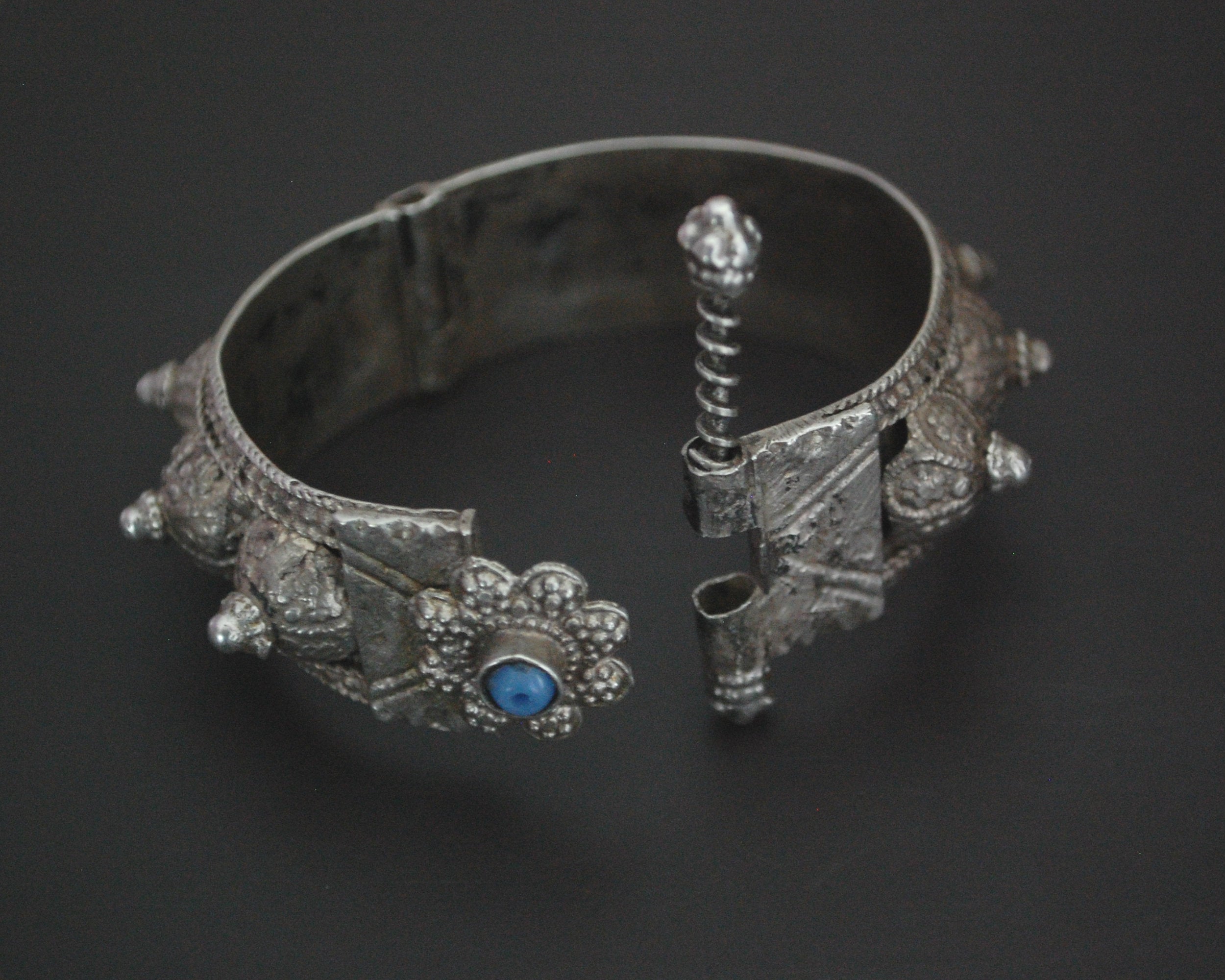 Yemeni Bedouin Hinged Silver Bracelet with Blue Glass