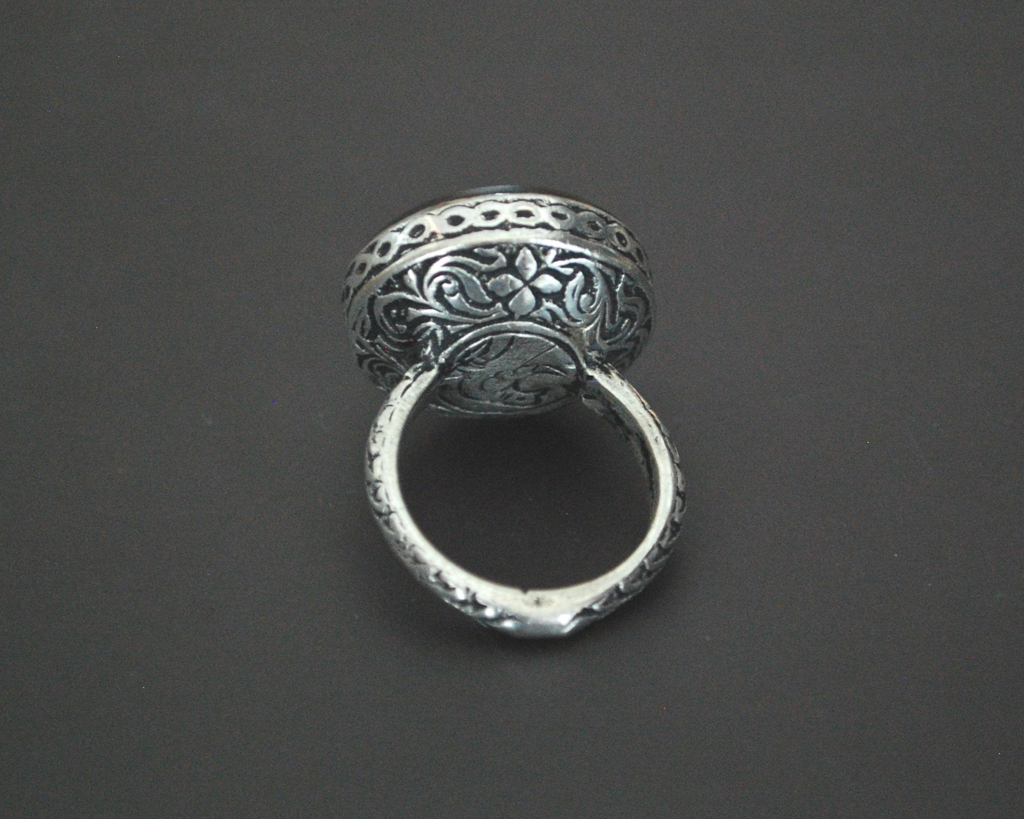 Afghani Onyx Animal Intaglio Ring - Size 9
