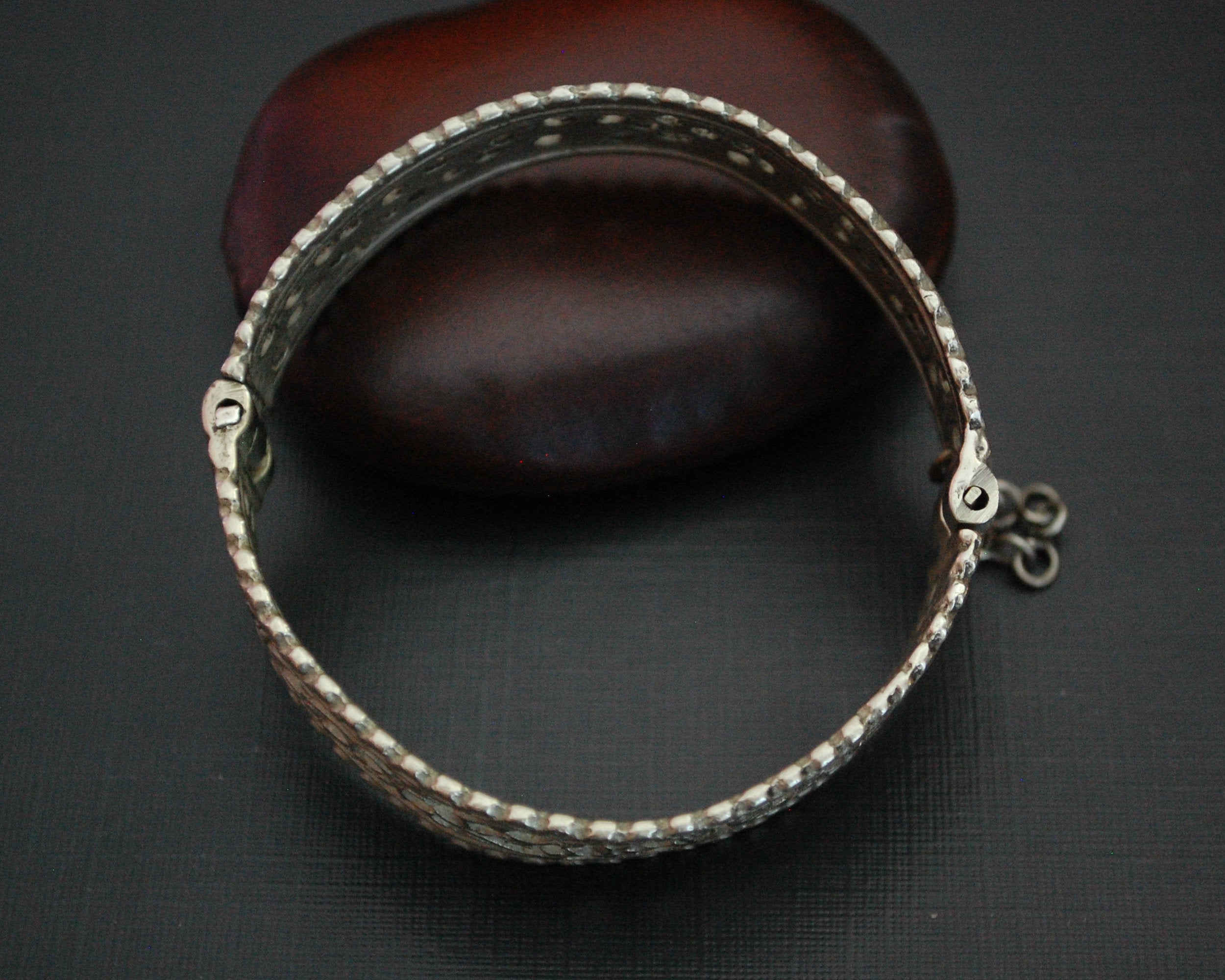 Yemeni Bedouin Hinged Silver Bracelet - Small
