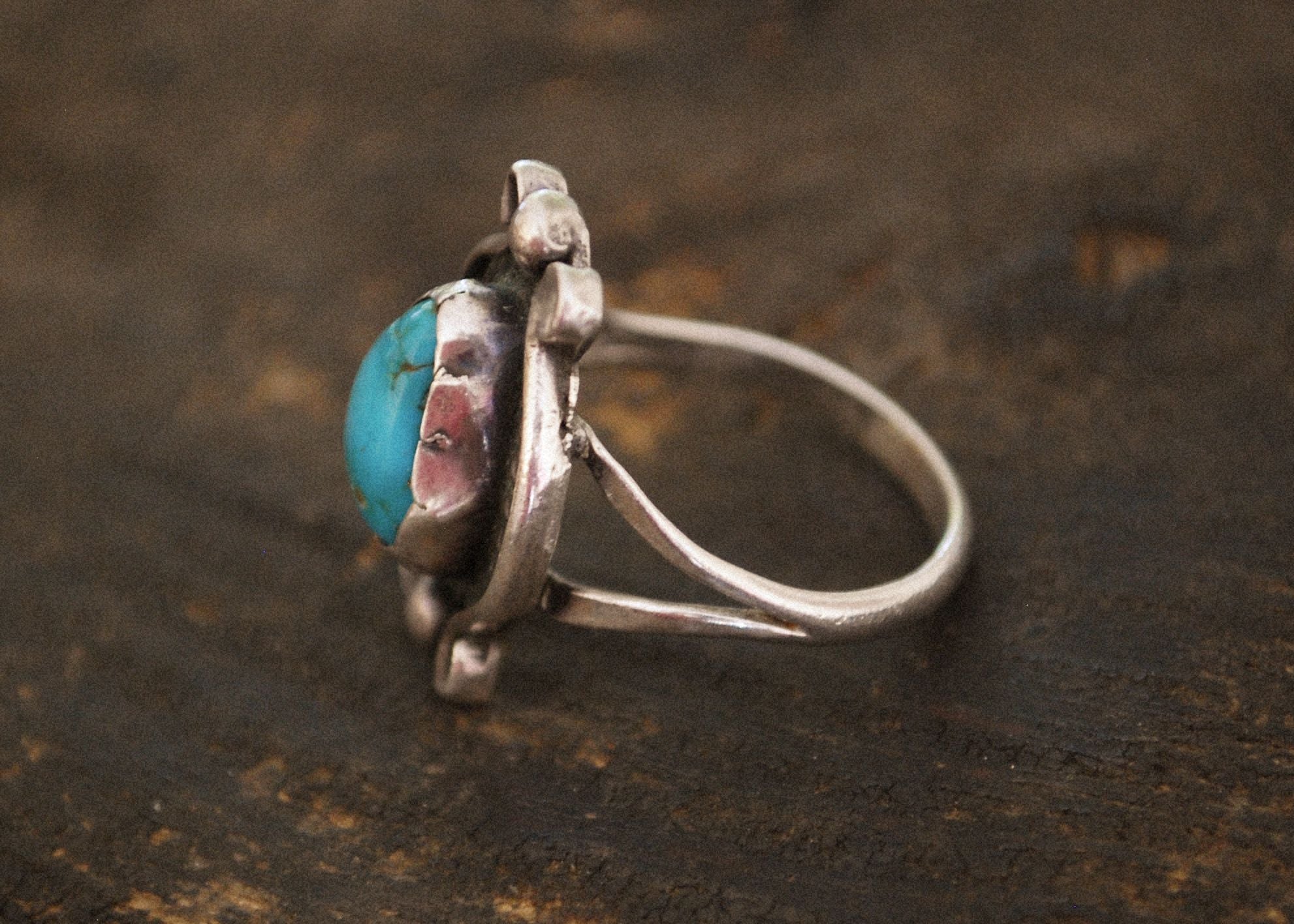 Native American Navajo Turquoise Ring - Size 8