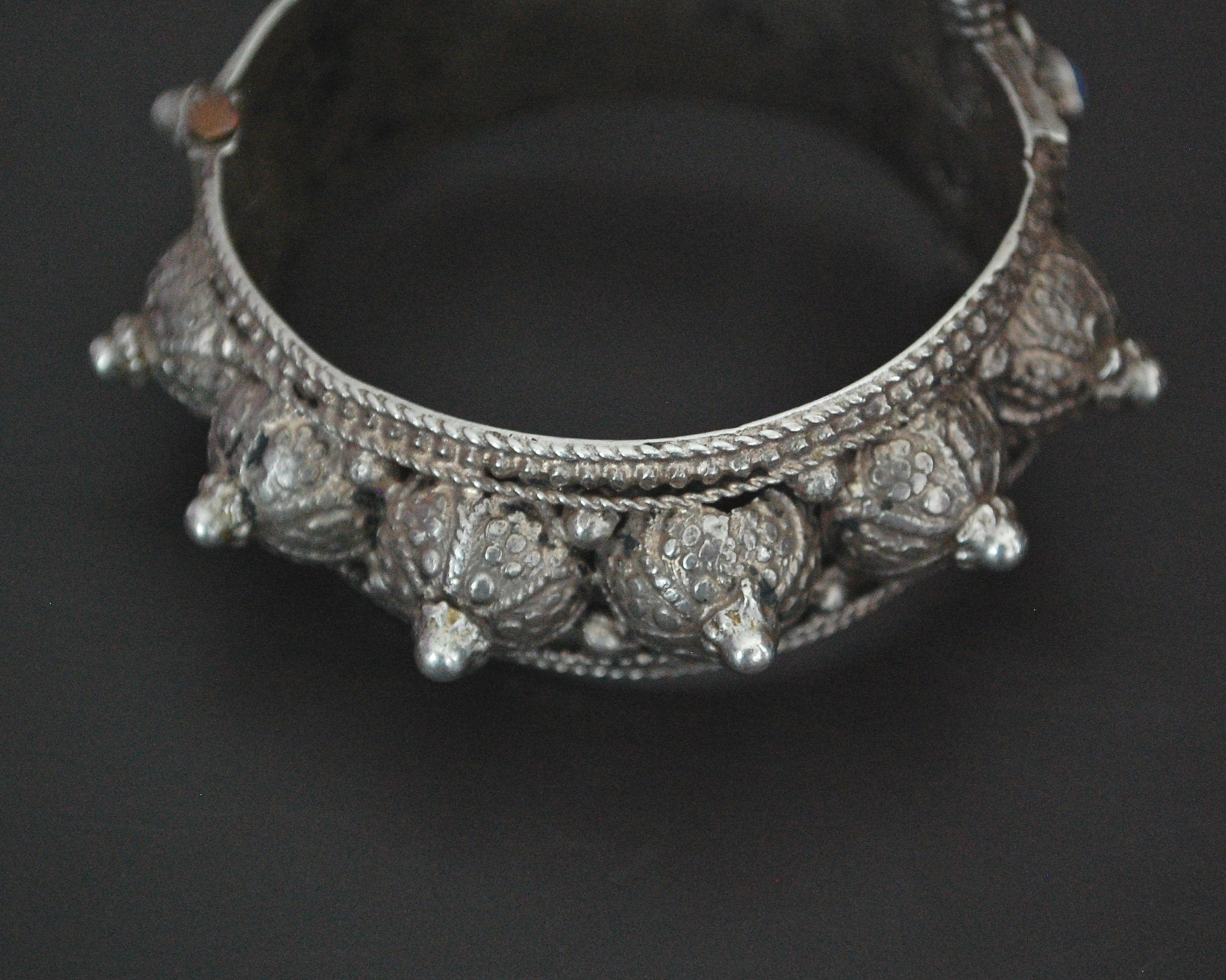 Yemeni Bedouin Hinged Silver Bracelet with Blue Glass