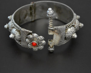 Yemeni Bedouin Silver Bracelet with Red Bead - Hinged - Small Size