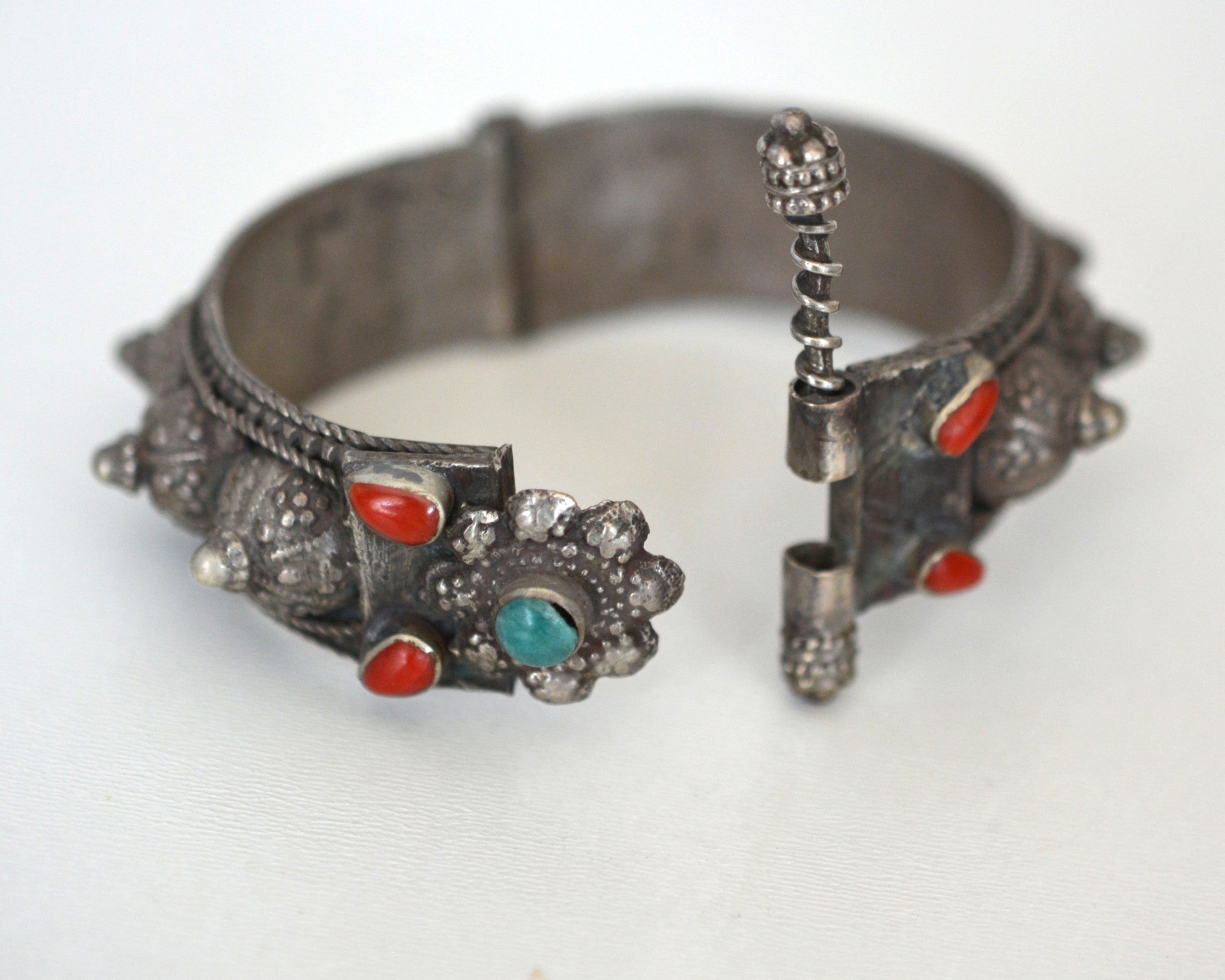 Yemeni Bedouin Silver Bracelet with Coral and Turquoise - Hinged - Small Size