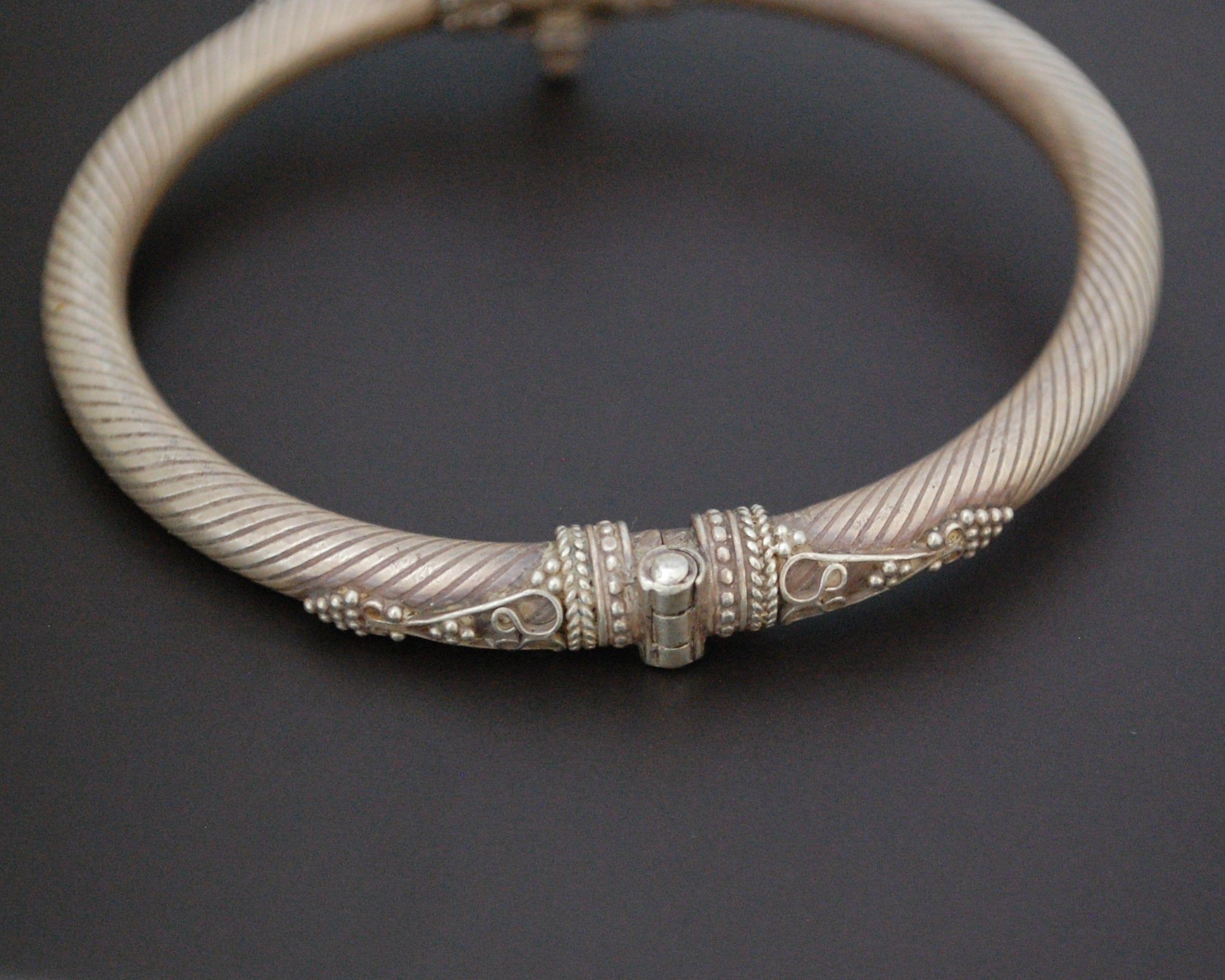 Ethnic Indian Silver Bracelet from India - Hinged