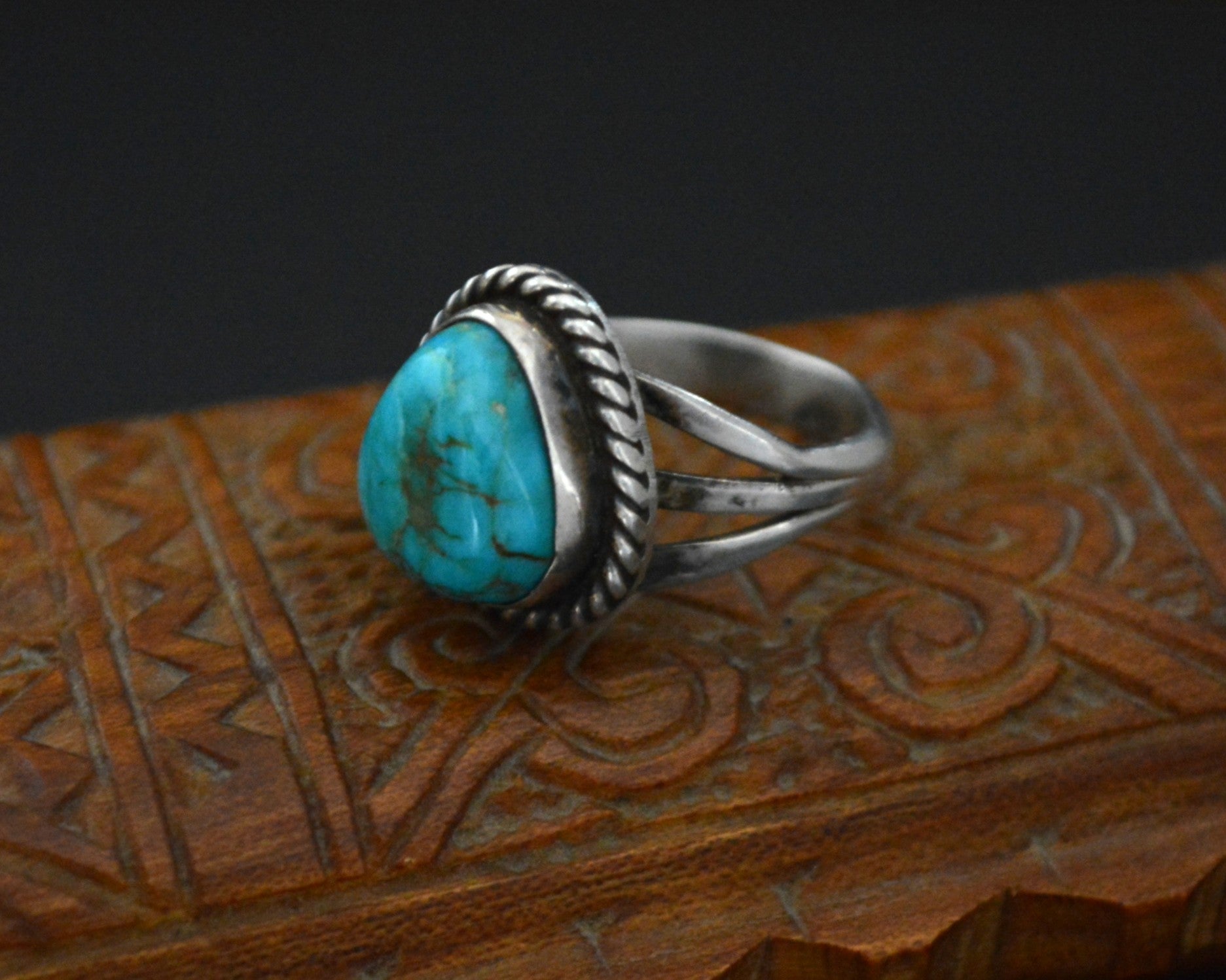 Native American Navajo Turquoise Ring - Size 5.75