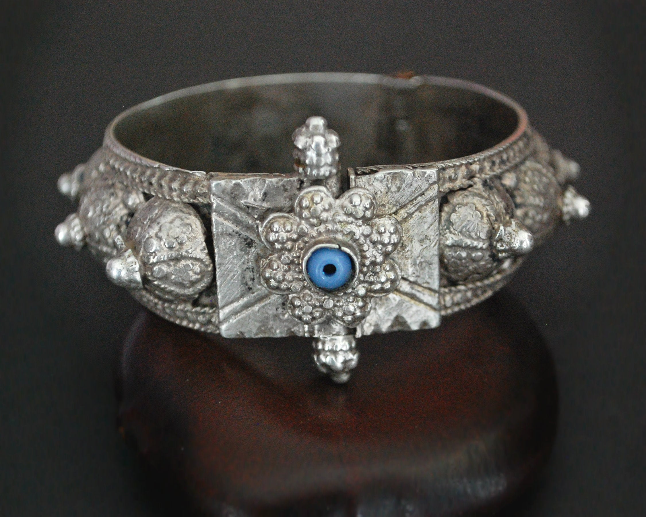 Yemeni Bedouin Hinged Silver Bracelet with Blue Glass