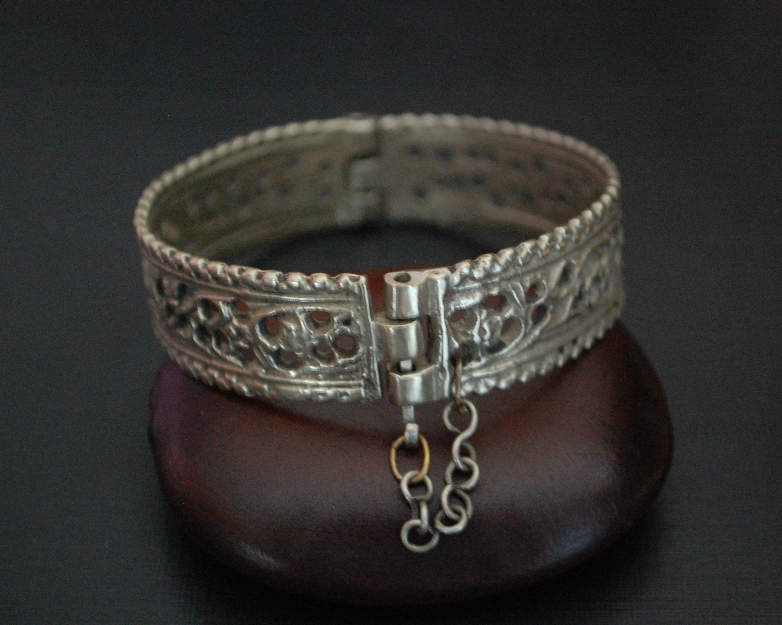 Yemeni Bedouin Hinged Silver Bracelet - Small