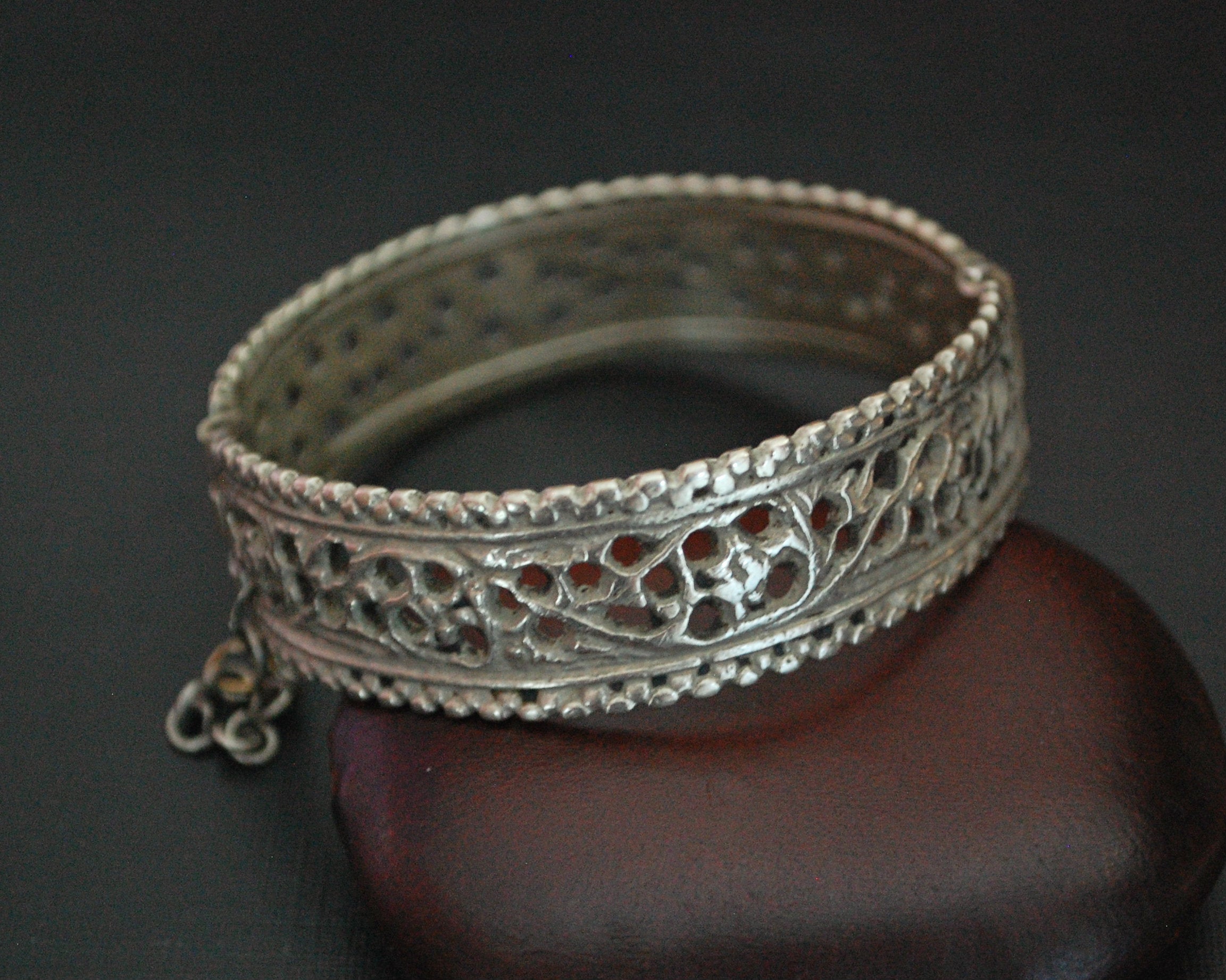 Yemeni Bedouin Hinged Silver Bracelet - Small