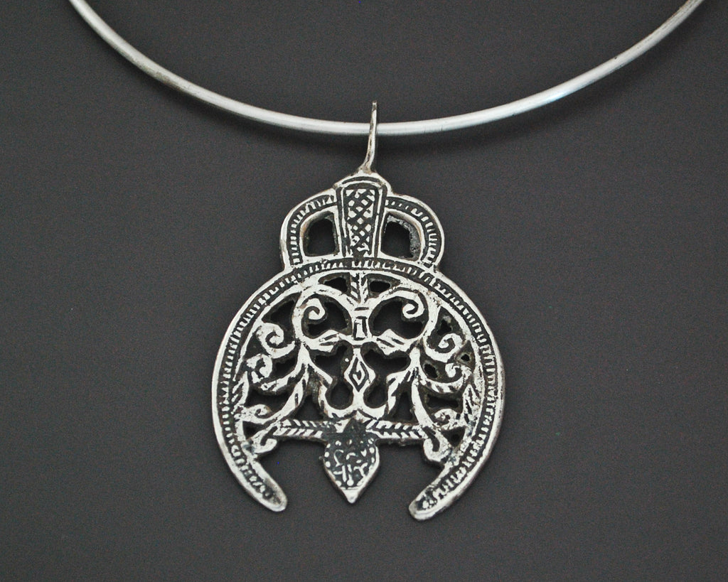 Libyan Salhat Pendant on Silver Neckring