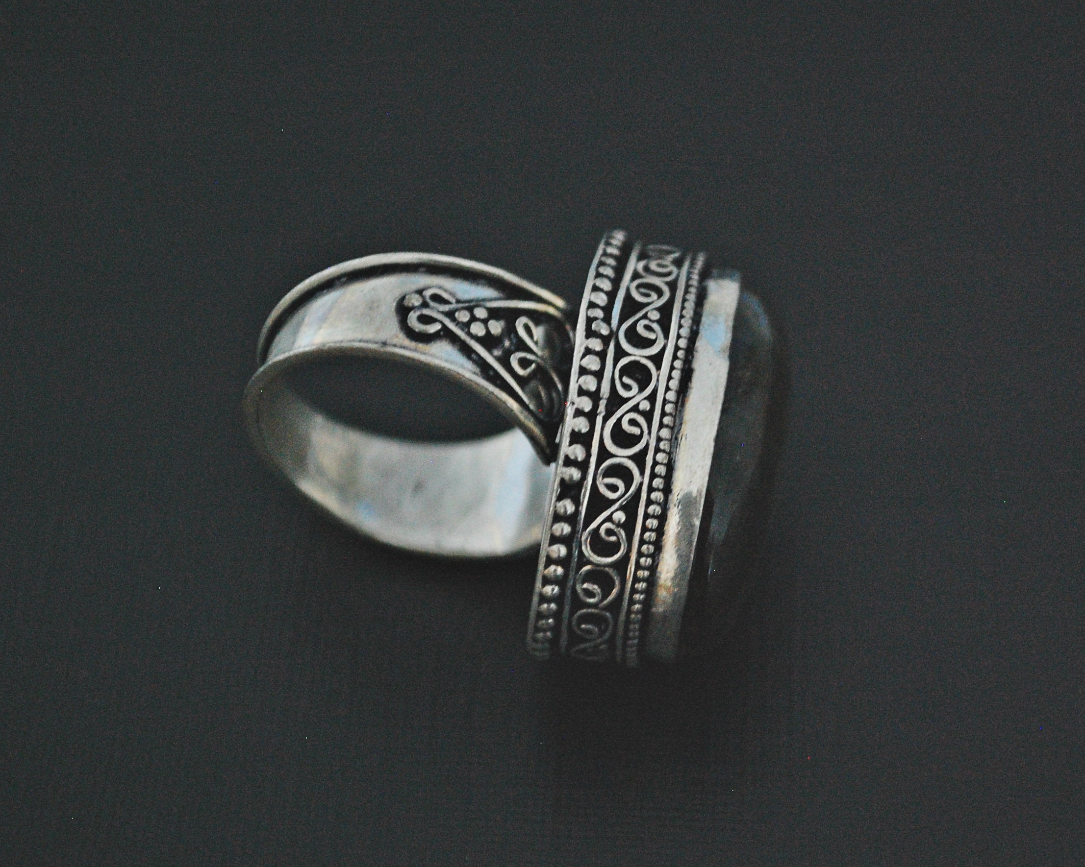 Bold Sterling Silver Labradorite Ring - Size 8.75