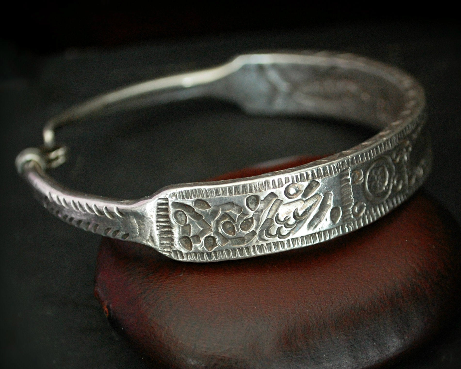 Lybian Head Ornament - Berber Hoop Earring - Tunisian Jewelry