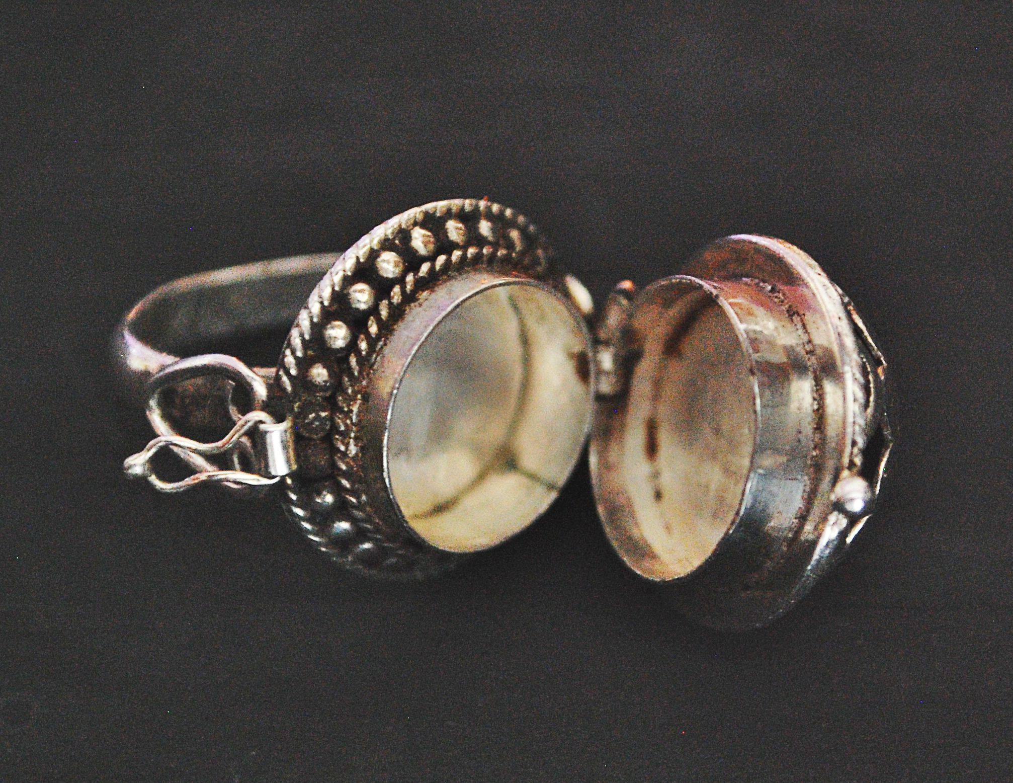 Rajasthan Silver Poison Ring - Size 6 - Rajasthani Ring - Rajasthan Jewellery - Rajasthan Silver - India Tribal Ring