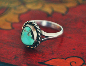 Turquoise Silver Ring - Size 7