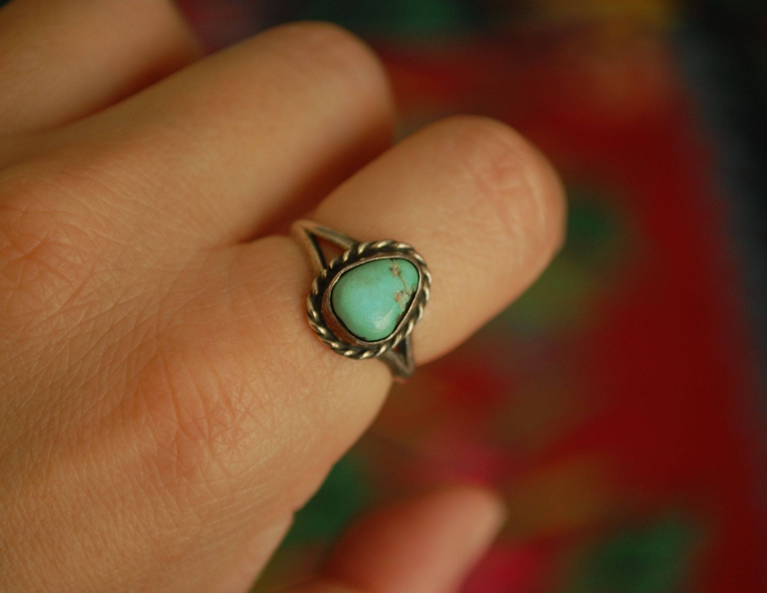 Turquoise Silver Ring - Size 7