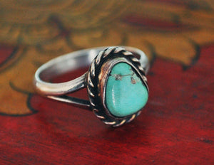 Turquoise Silver Ring - Size 7
