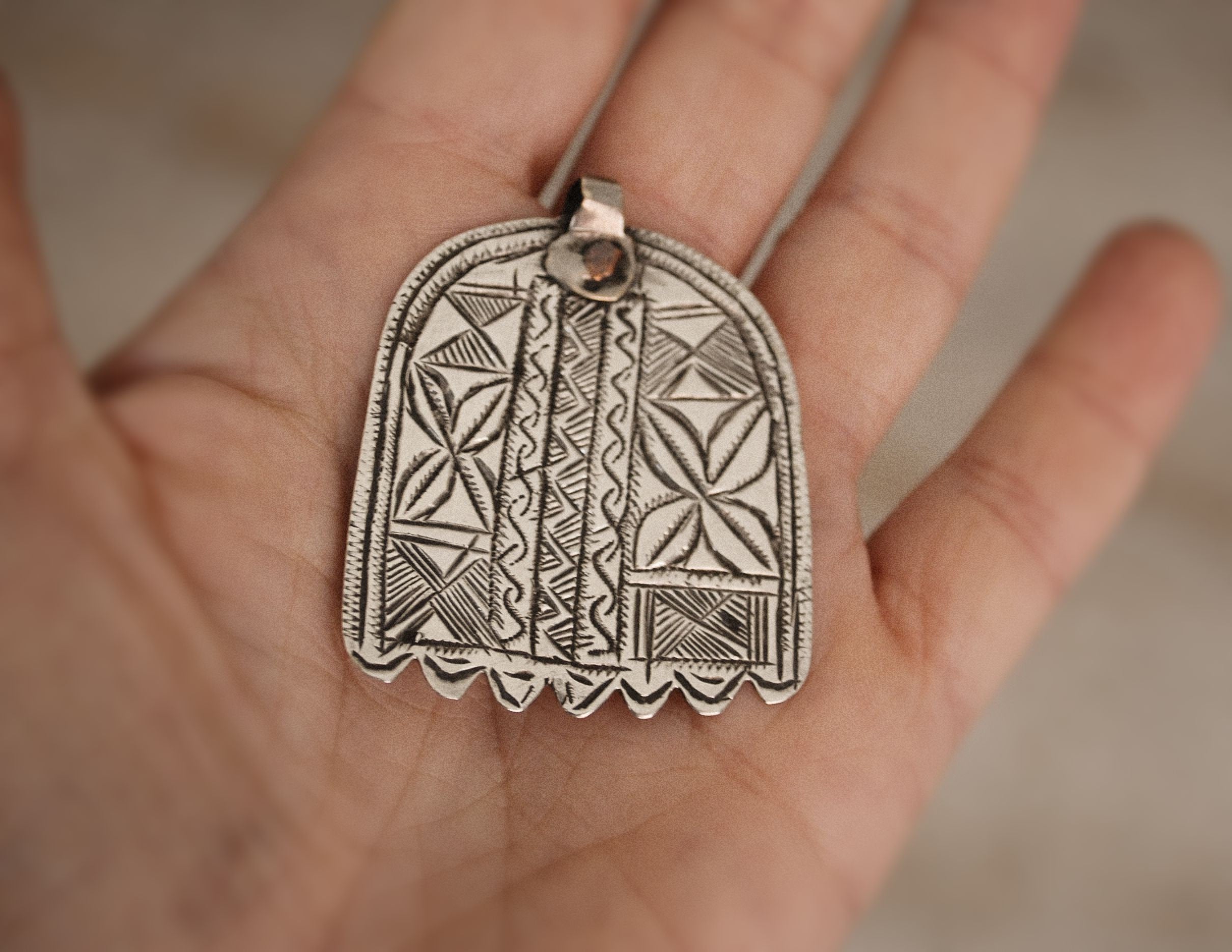 Moroccan Hamsa Pendant - Hand of Fatima Pendant Amulet