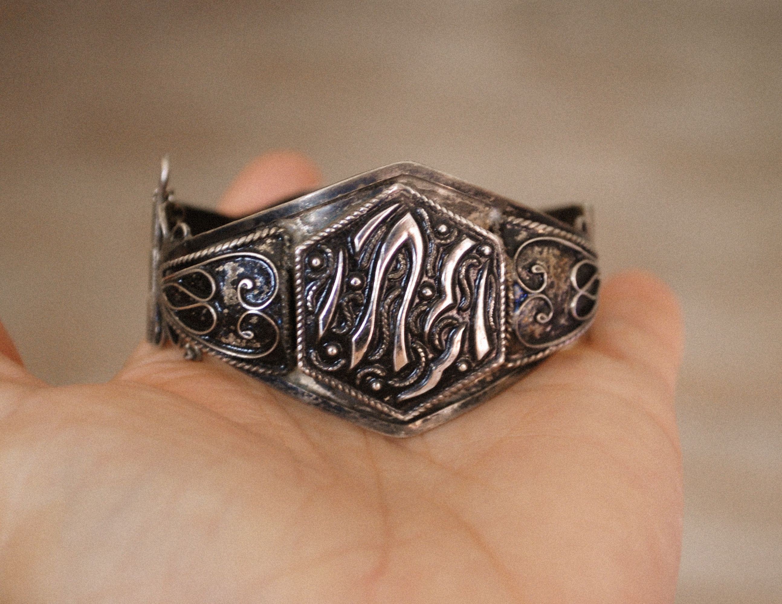Tunisian Calligraphy Bracelet - Tunisian Hinged Bracelet - Ethnic Tribal Bracelet - Tunisian Jewelry - Berber Bracelet - Berber Jewelry